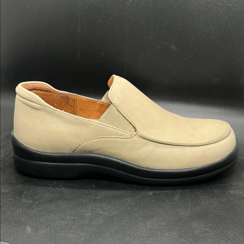 Birkenstock Footprints Cream Leather Slip-On Casual  Loafers Size 38 US 7